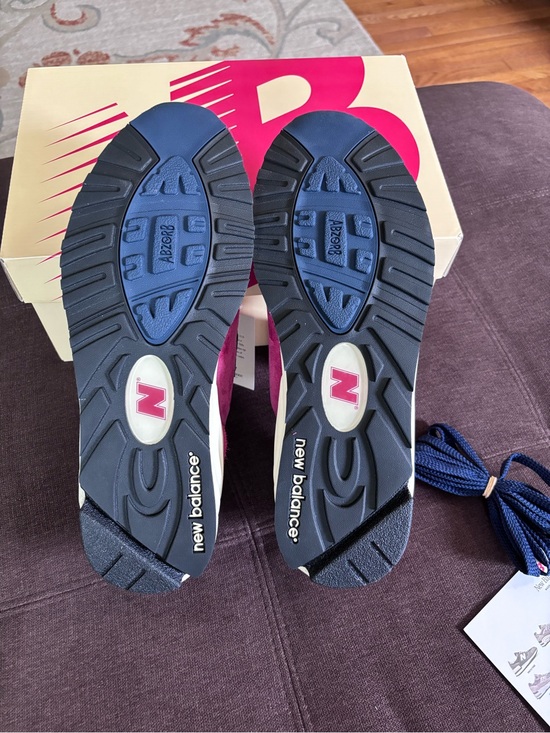New Balance Pink and Navy Retro Running Sneakers main image 4